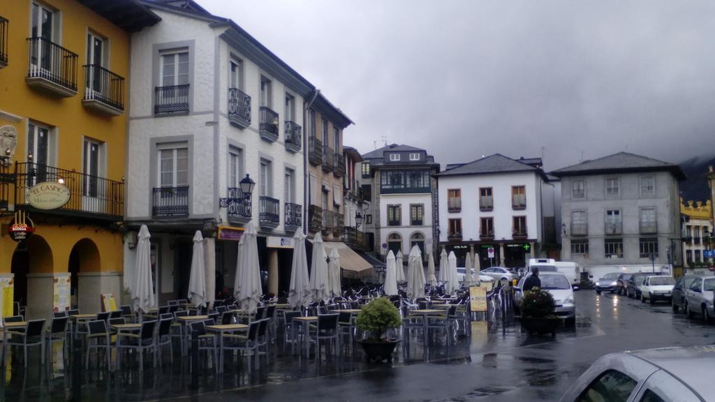 Apartamentos El Camino Villafranca Del Bierzo Esterno foto