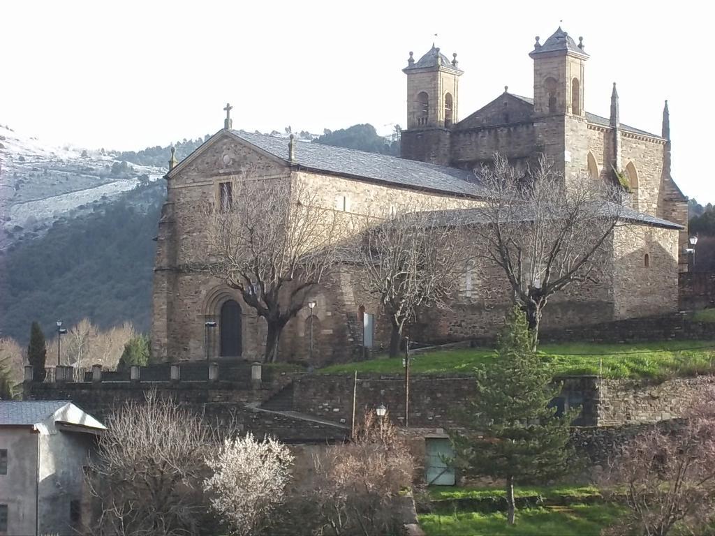 Apartamentos El Camino Villafranca Del Bierzo Esterno foto