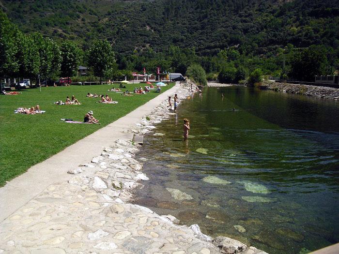 Apartamentos El Camino Villafranca Del Bierzo Esterno foto