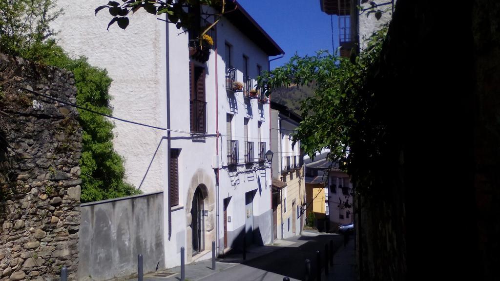 Apartamentos El Camino Villafranca Del Bierzo Esterno foto